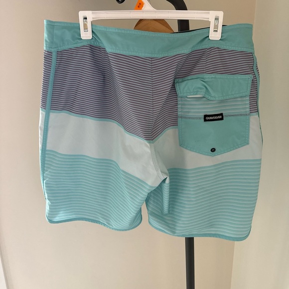 Quiksilver Highline Aqua and Gray Board Shorts - Picture 4 of 7